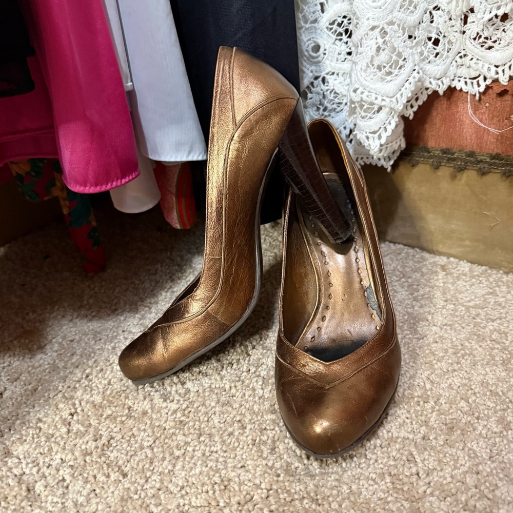 Y2K BCBGirls Metallic Bronze Pointed Toe High Heels